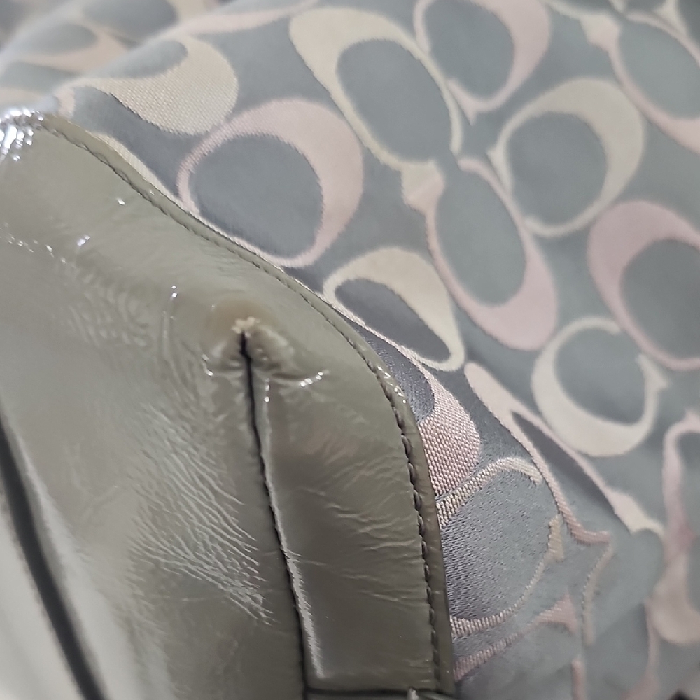 Coach Gray and Cream Tote Bag - Picture 7 of 11